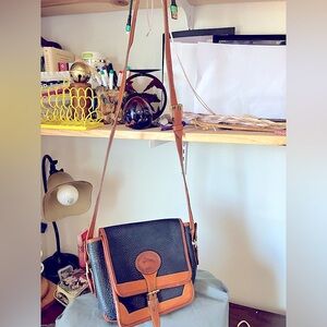 Dooney & Bourke Classic shoulder purse